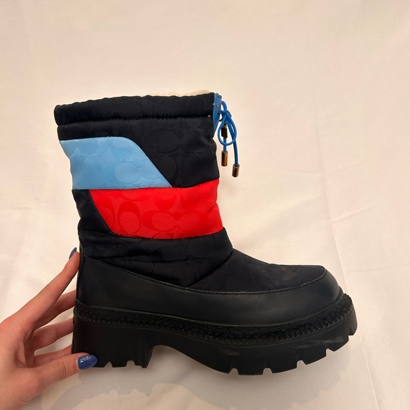 COACH WINTER BOOTS! - Picture 7 of 11